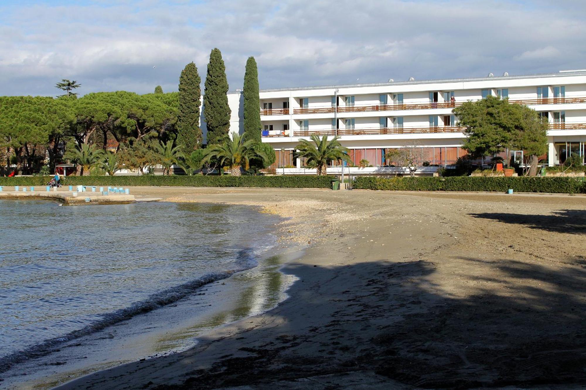Family Friendly Apartments With A Swimming Pool Zadar - 18098 المظهر الخارجي الصورة