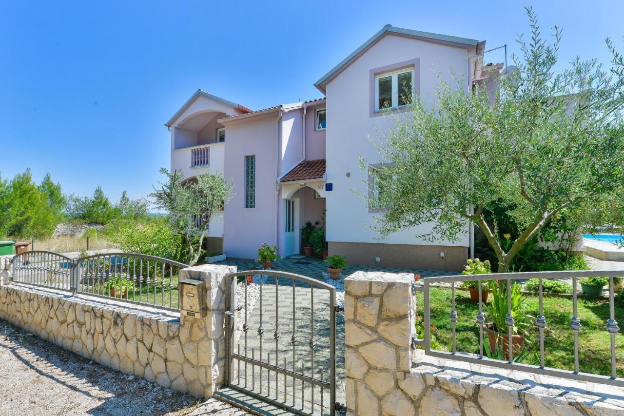 Family Friendly Apartments With A Swimming Pool Zadar - 18098 المظهر الخارجي الصورة