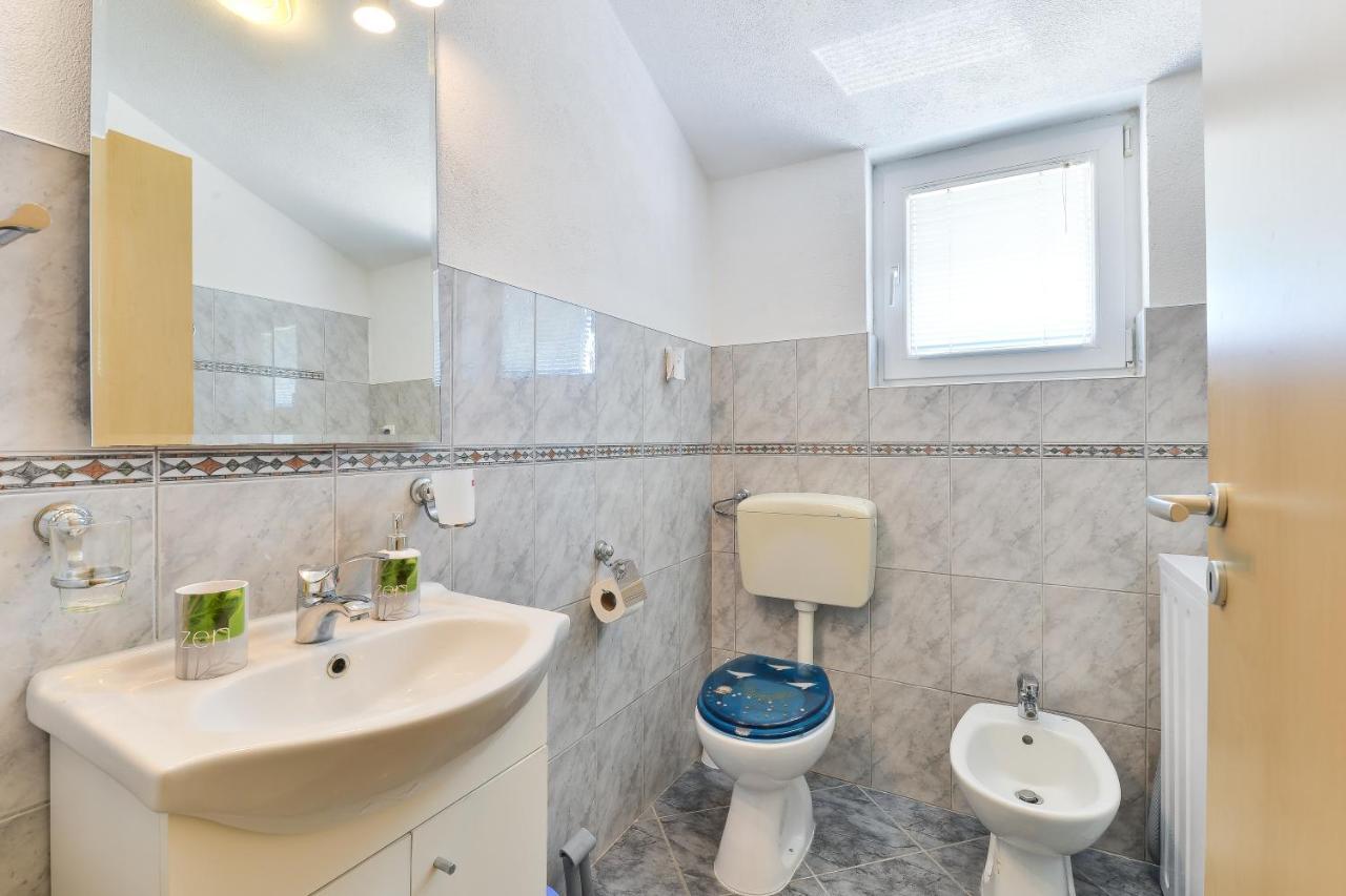 Family Friendly Apartments With A Swimming Pool Zadar - 18098 المظهر الخارجي الصورة