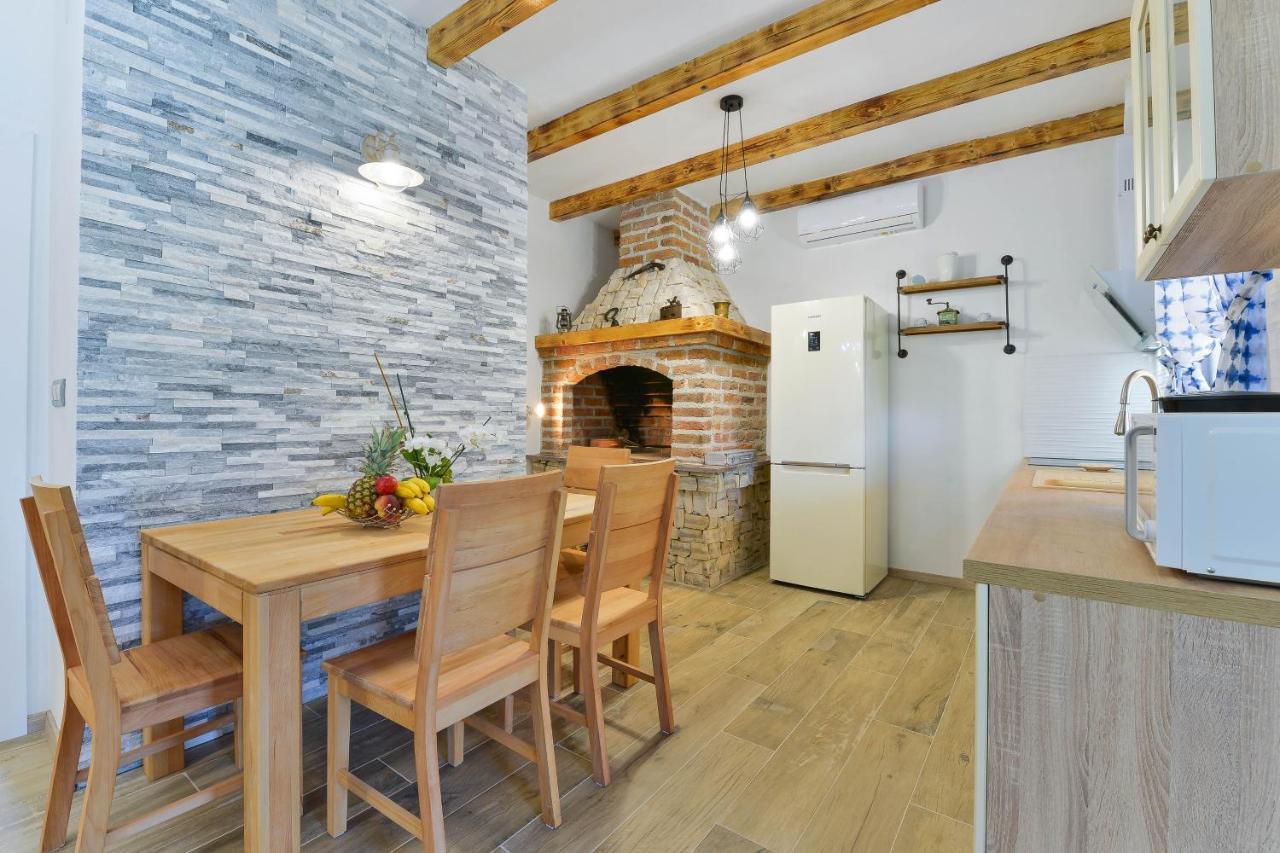 Family Friendly Apartments With A Swimming Pool Zadar - 18098 المظهر الخارجي الصورة