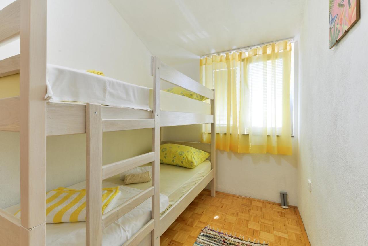 Family Friendly Apartments With A Swimming Pool Zadar - 18098 المظهر الخارجي الصورة
