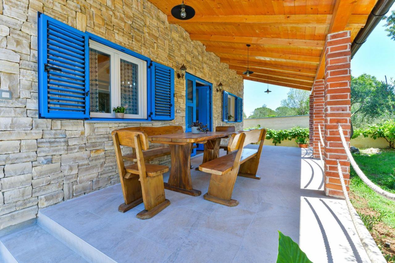 Family Friendly Apartments With A Swimming Pool Zadar - 18098 المظهر الخارجي الصورة